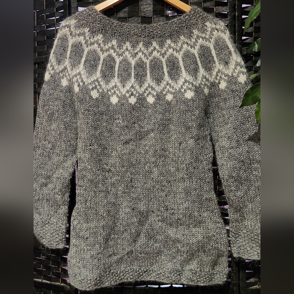 Hand knitted Icelandic Wool pullover sweater